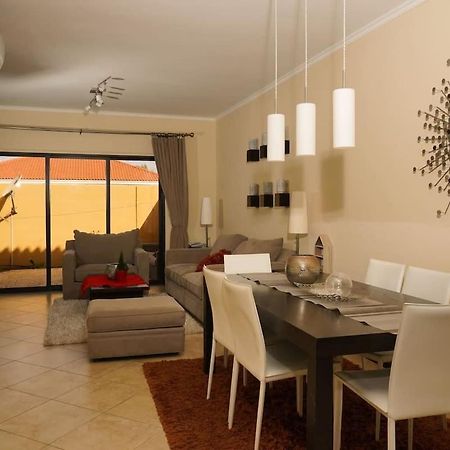 Spectacular House In Gold Coast Villa Палм Бийч Екстериор снимка